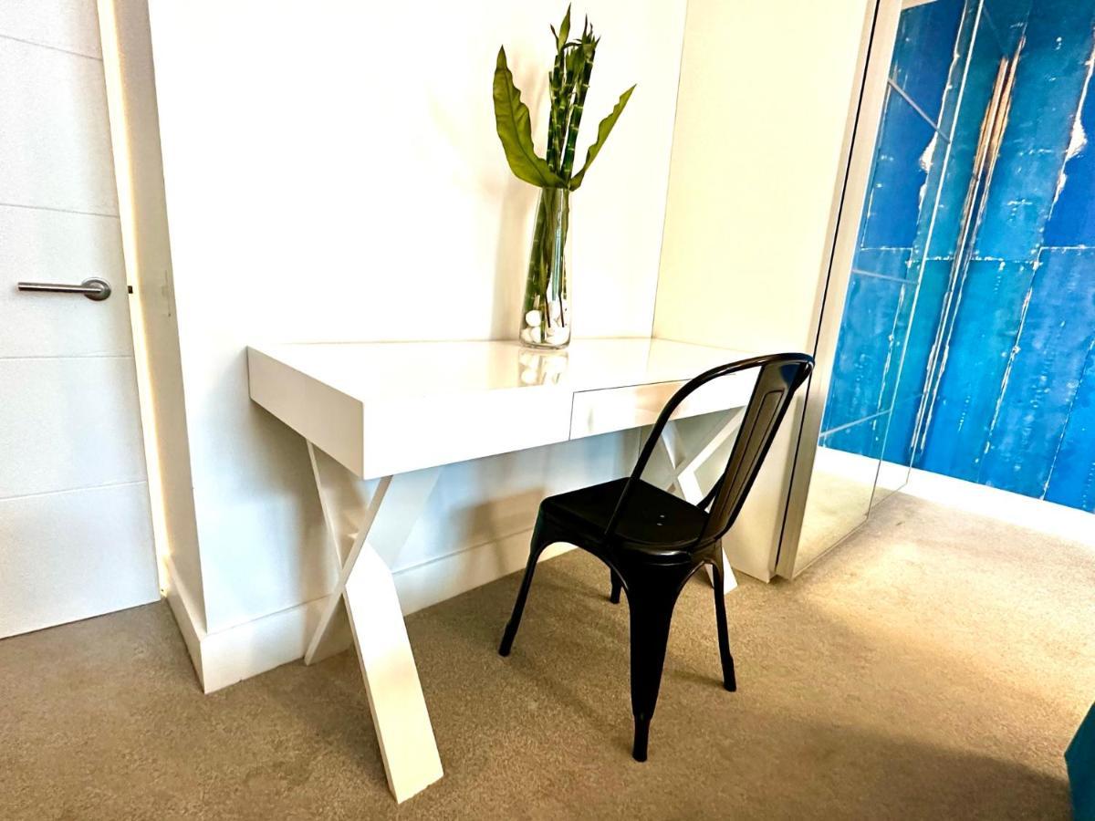 Beautiful New 2 Bedroom Apartment - Next To The Beach - Great Location - Free Parking - Fast Wifi - Smart Tv - Sleeps Up To 4! Close To Purbeck, Corfe Castle, Sandbanks, Poole & Bournemouth Swanage Kültér fotó