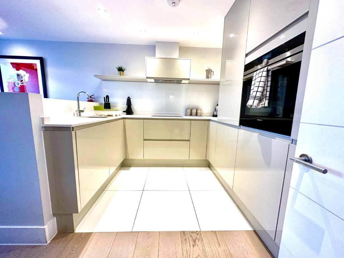 Beautiful New 2 Bedroom Apartment - Next To The Beach - Great Location - Free Parking - Fast Wifi - Smart Tv - Sleeps Up To 4! Close To Purbeck, Corfe Castle, Sandbanks, Poole & Bournemouth Swanage Kültér fotó