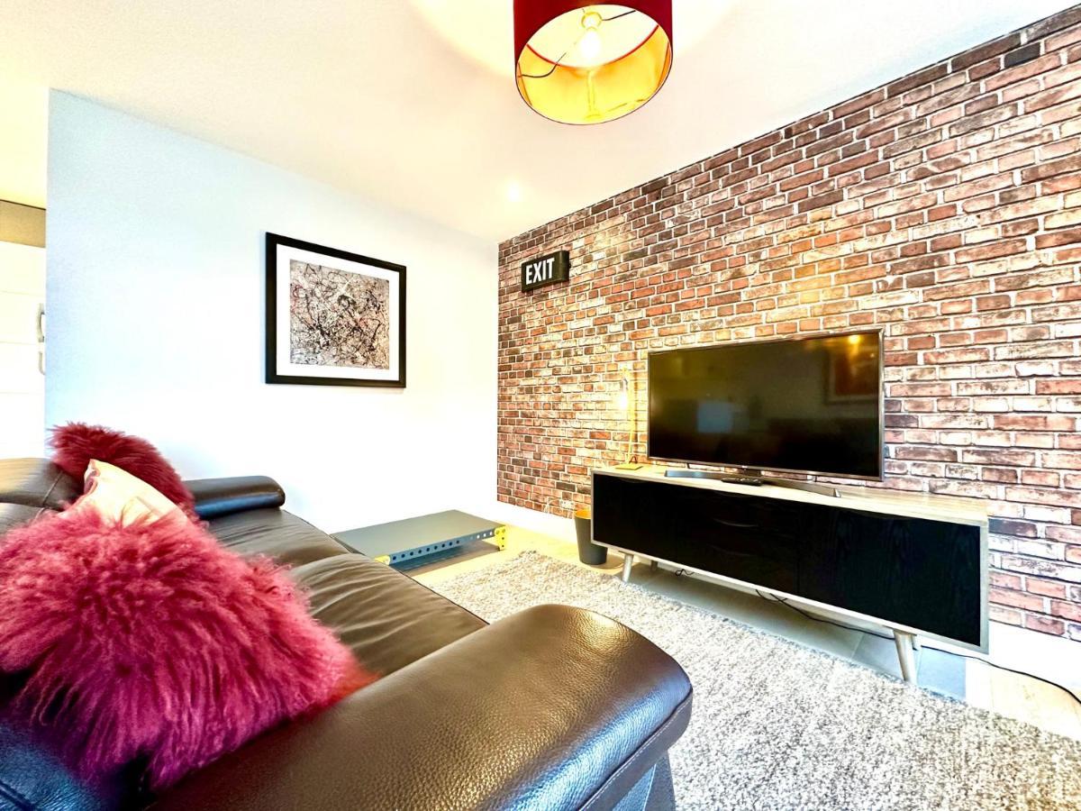 Beautiful New 2 Bedroom Apartment - Next To The Beach - Great Location - Free Parking - Fast Wifi - Smart Tv - Sleeps Up To 4! Close To Purbeck, Corfe Castle, Sandbanks, Poole & Bournemouth Swanage Kültér fotó